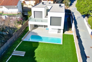 Vivienda-Casa-OBRA MAESTRA FRENTE AL MEDITERRÁNEO: UNA 4