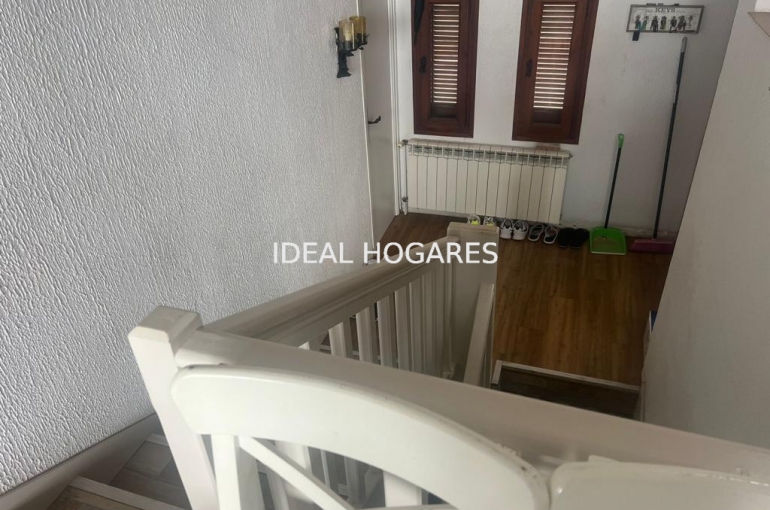 Vivienda-Apartamento-Bonita casa en urbanización de la Mirand 5