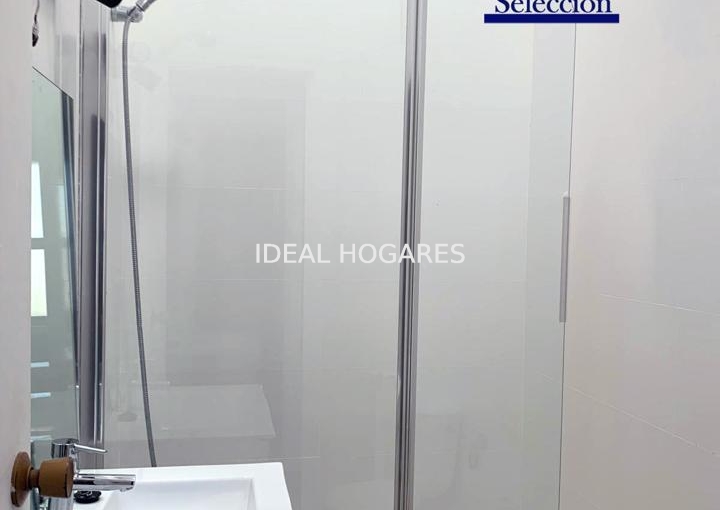 Vivienda-Casa Adosada-VENTA ADOSADO EN URBANIZACIÓN PRIVADA. B 13