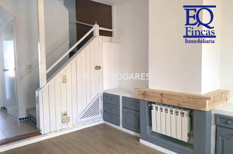 Vivienda-Casa Adosada-VENTA ADOSADO EN URBANIZACIÓN PRIVADA. B 17