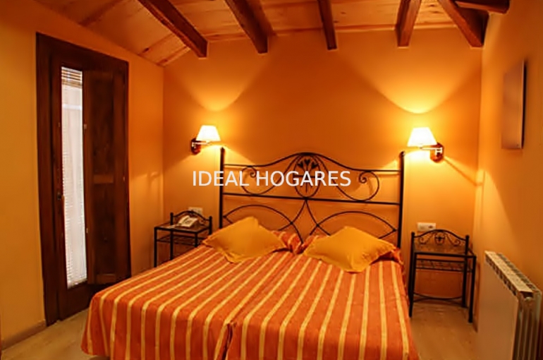 Negocio-Hotel-**HOTEL FOR SALE IN SANT HILARI SACALM ( 5