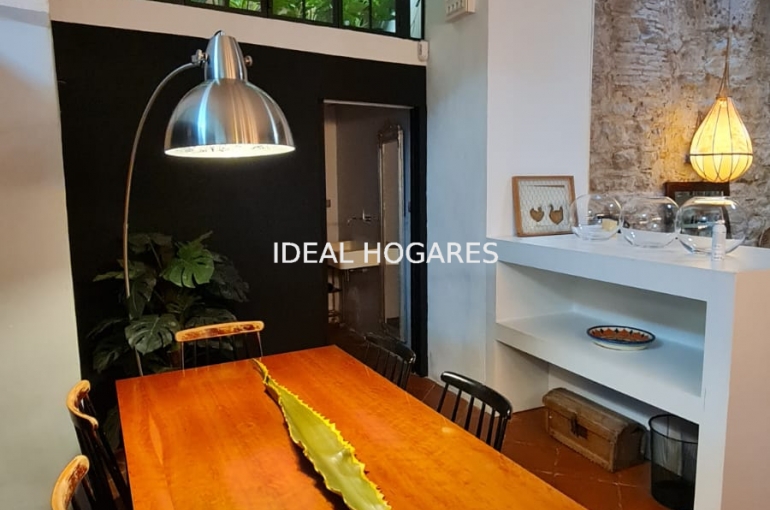 Local comercial-Local comercial-SE VENDE LOCAL-VIVIENDA EN EL BORN CON A 4