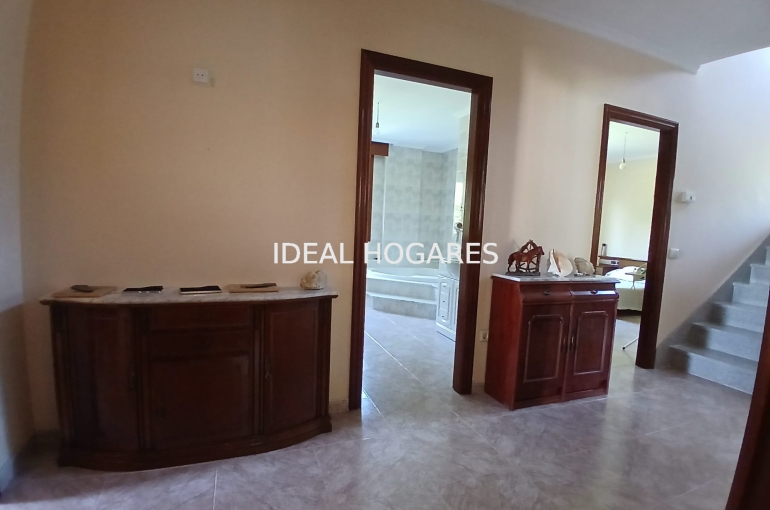 Vivienda-Casa-CHALET CON TERRENO Y GRAN POTENCIAL EN E 11