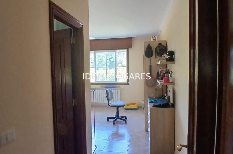 Vivienda-Casa-CHALET CON TERRENO Y GRAN POTENCIAL EN E 32